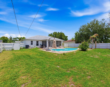 1838 Se Genaro Terrace - Photo Thumbnail 22