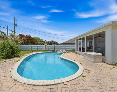 1838 Se Genaro Terrace - Photo Thumbnail 20