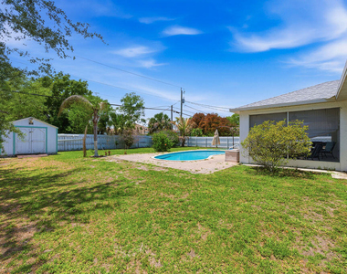 1838 Se Genaro Terrace - Photo Thumbnail 23