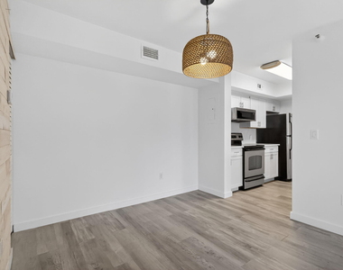 103 Yacht Club Way - Photo Thumbnail 9