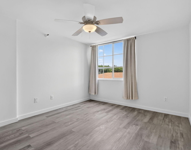 103 Yacht Club Way - Photo Thumbnail 25