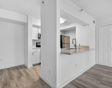 103 Yacht Club Way - Photo Thumbnail 15
