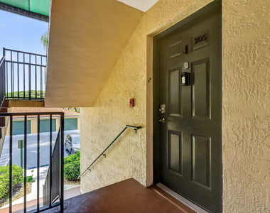 103 Yacht Club Way - Photo Thumbnail 2