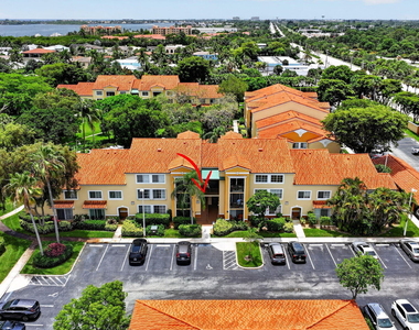 103 Yacht Club Way - Photo Thumbnail 32