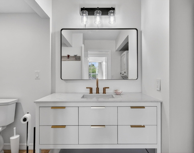 103 Yacht Club Way - Photo Thumbnail 21
