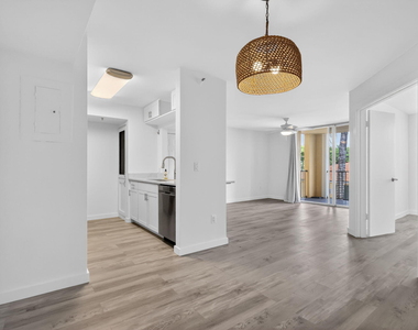 103 Yacht Club Way - Photo Thumbnail 10