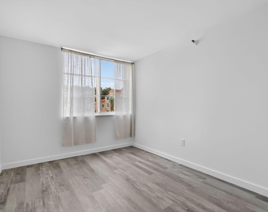 103 Yacht Club Way - Photo Thumbnail 17