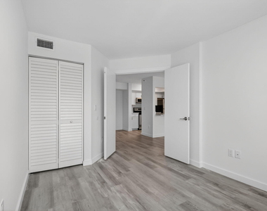 103 Yacht Club Way - Photo Thumbnail 19