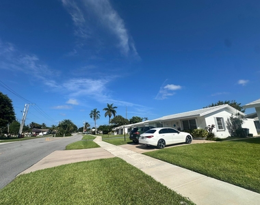 806 Ocean Drive - Photo Thumbnail 1