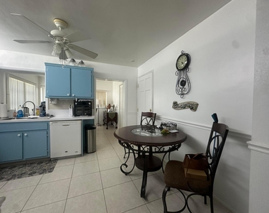 806 Ocean Drive - Photo Thumbnail 7