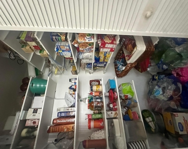 806 Ocean Drive - Photo Thumbnail 8