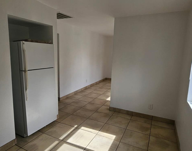 1551 E Christy Drive - Photo Thumbnail 4