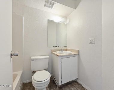 10820 N 16th Avenue - Photo Thumbnail 6