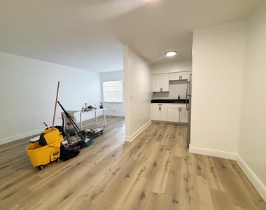 1916 Sw 11th Street - Photo Thumbnail 1
