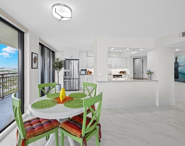 3400 N Ocean Drive - Photo Thumbnail 11