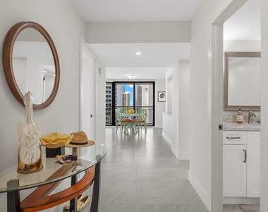3400 N Ocean Drive - Photo Thumbnail 2