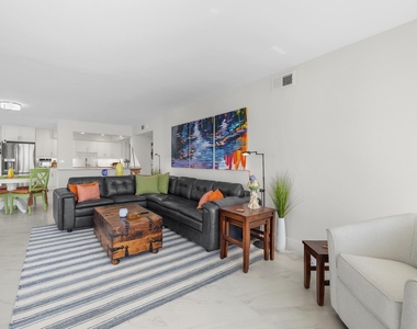 3400 N Ocean Drive - Photo Thumbnail 10