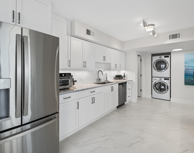 3400 N Ocean Drive - Photo Thumbnail 13
