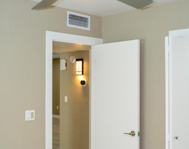 14801 N Agua Fria Drive - Photo Thumbnail 40