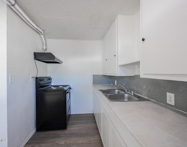 2537 E Willetta Street - Photo Thumbnail 4