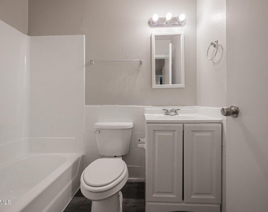 1703 W Mountain View Road - Photo Thumbnail 12