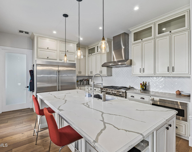 3810 E Campbell Avenue - Photo Thumbnail 5