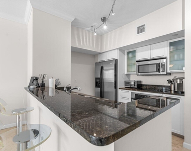 235 Ne 1st Street - Photo Thumbnail 2