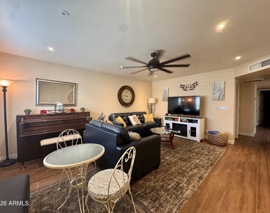 4328 E Capri Avenue - Photo Thumbnail 6