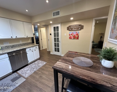 4328 E Capri Avenue - Photo Thumbnail 17