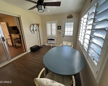 4328 E Capri Avenue - Photo Thumbnail 22