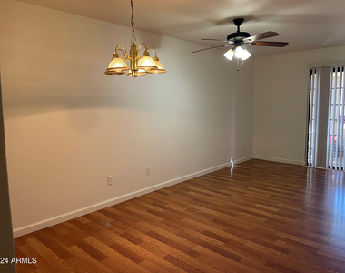 3131 W Cochise Drive - Photo Thumbnail 7