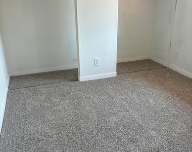 3903 S Juniper Street - Photo Thumbnail 8