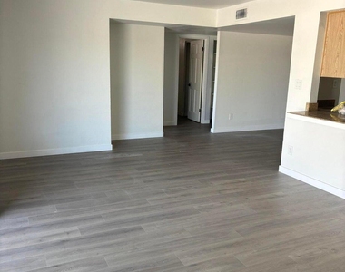 3903 S Juniper Street - Photo Thumbnail 2