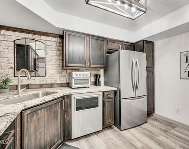8787 E Mountain View Road - Photo Thumbnail 24