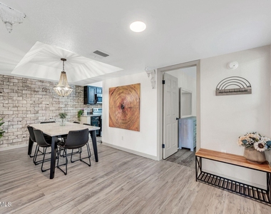 8787 E Mountain View Road - Photo Thumbnail 11
