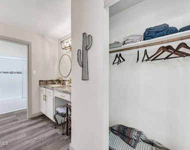 8787 E Mountain View Road - Photo Thumbnail 35