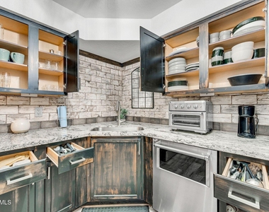 8787 E Mountain View Road - Photo Thumbnail 22