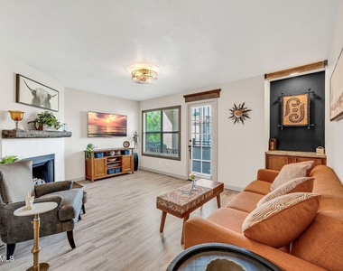 8787 E Mountain View Road - Photo Thumbnail 10