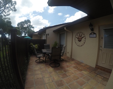 633 Sea Pine Way - Photo Thumbnail 7