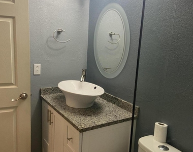 633 Sea Pine Way - Photo Thumbnail 22