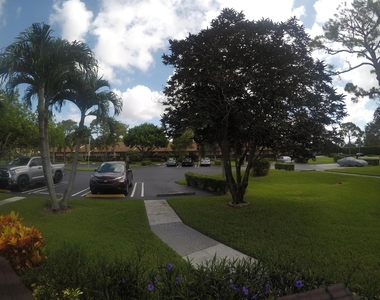 633 Sea Pine Way - Photo Thumbnail 4