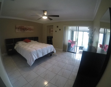633 Sea Pine Way - Photo Thumbnail 1