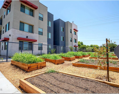 2050 W Southern Avenue - Photo Thumbnail 9