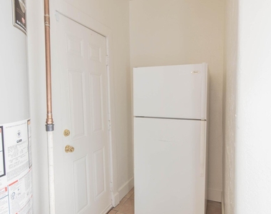 2032 W Adams Street - Photo Thumbnail 5