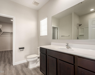 11204 W Mobile Lane - Photo Thumbnail 18