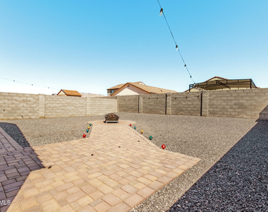 11204 W Mobile Lane - Photo Thumbnail 31