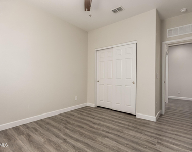 11204 W Mobile Lane - Photo Thumbnail 24