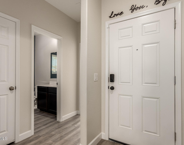 11204 W Mobile Lane - Photo Thumbnail 14