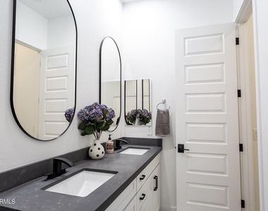 8543 W Palo Verde Drive - Photo Thumbnail 15