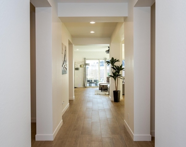 8543 W Palo Verde Drive - Photo Thumbnail 7